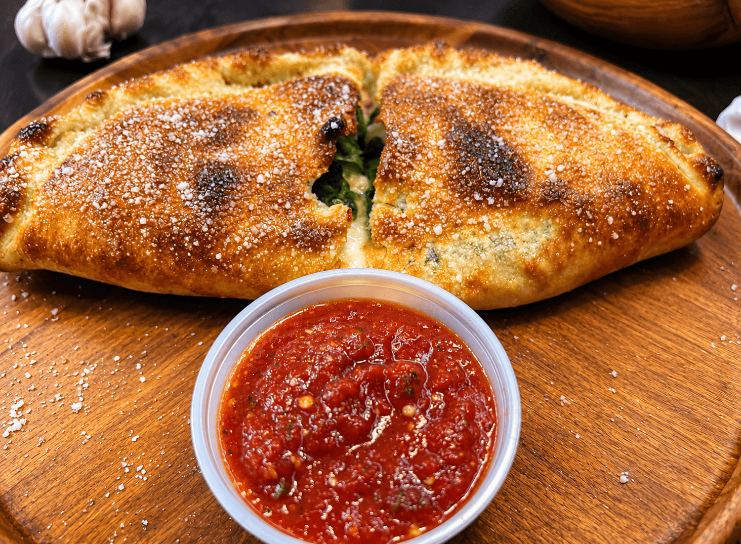 Discover Scotty’s Pizzeria, a top pizza spot.